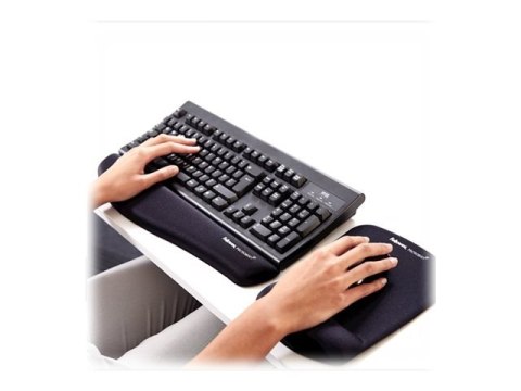Podkładka pod mysz Fellowes z podparciem pod nadgarstek PlushTouch, kolor czarny Podkładka pod mysz Fellowes z podparciem pod nadgarstek PlushTouch, kolor czarny