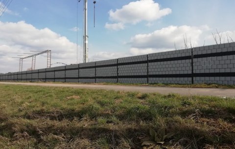 Taśma ogrodzeniowa PASKI 6 x 2,55mb CLASSIC 19cm PROTECTO™ SZARA + 12 klipsów GRATIS