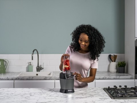 Blender | BN495EU | Tabletop | 1000 W | Materiał słoika Plastik | Pojemność słoika 0.7+0.7 L | Kruszenie lodu | Czarny/Srebrny Blender | BN495EU | Tabletop | 1000 W | Materiał słoika Plastik | Pojemność słoika 0.7+0.7 L | Kruszenie lodu | Czarny/Srebrny