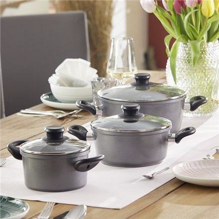 Stoneline | Yes | 3-pcs Pot Set with glass lids | 6932 | 1.5+2.5+4.5 L | 16/20/24 cm | Aluminium | Anthracite | Lid included Stoneline | Yes | 3-pcs Pot Set with glass lids | 6932 | 1.5+2.5+4.5 L | 16/20/24 cm | Aluminium | Anthracite | Lid included