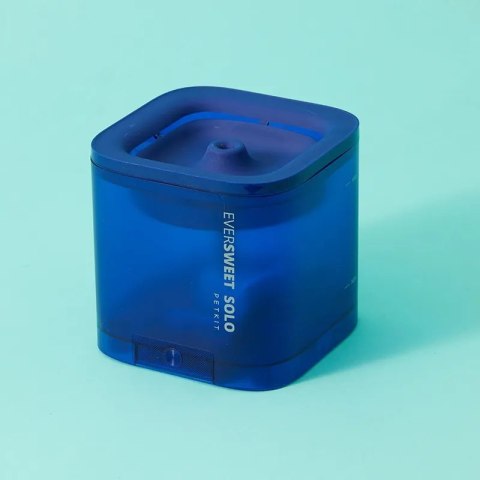Fontanna Pitna Dla Zwierząt PETKIT Eversweet Solo | Pojemność 1.85 L | Materiał: Plastik | Kolor Niebieski Fontanna Pitna Dla Zwierząt PETKIT Eversweet Solo | Pojemność 1.85 L | Materiał: Plastik | Kolor Niebieski