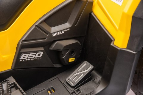 Quad Can Am Outlander ATV z Pilotem Żółty