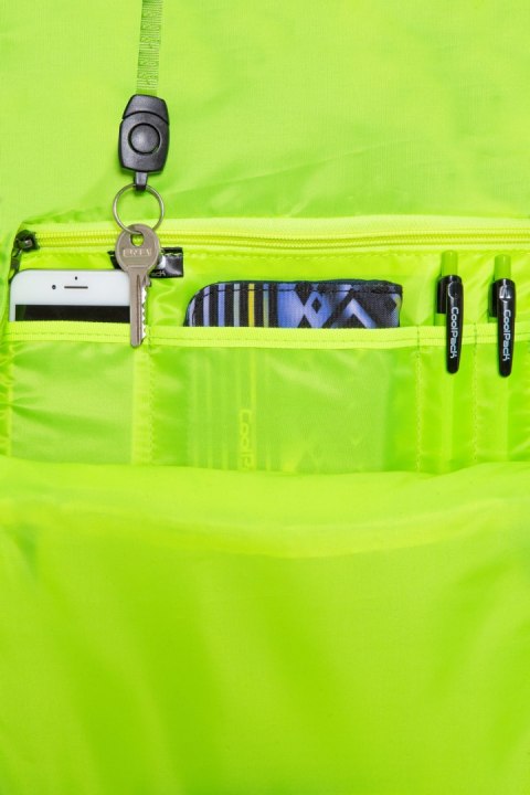 COOLPACK - DART - PLECAK MŁODZIEŻOWY - DENIM YELLOW STARS * COOLPACK - DART - PLECAK MŁODZIEŻOWY - DENIM YELLOW STARS *