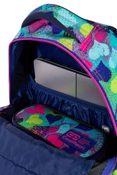 COOLPACK - DART - PLECAK MŁODZIEŻOWY - HEARTS GRAFFITI * COOLPACK - DART - PLECAK MŁODZIEŻOWY - HEARTS GRAFFITI *