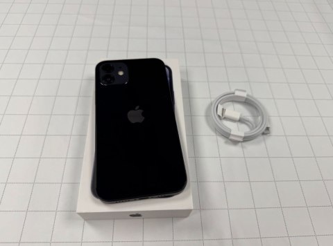 Apple REFURBISHED Grade A | iPhone 12 | Black | 6.1 " | Super Retina XDR OLED | 2532 x 1170 pixels | Internal RAM 4 GB | 64 GB |